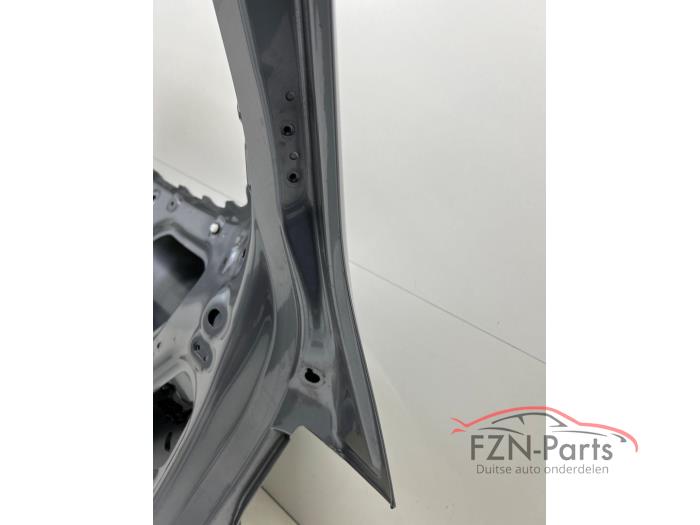 Tesla Model Y Achterklep Grijs Kaal