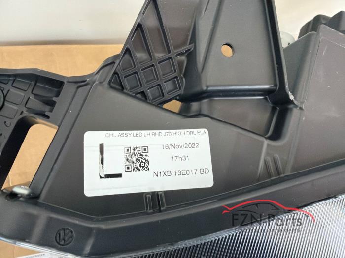 VW Amarok 2H IQ-Light Koplamp Links RHD