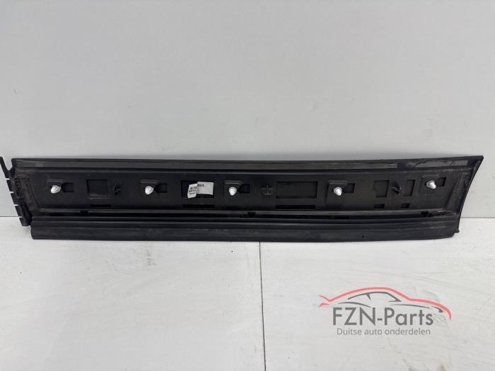 Porsche Cayenne III Portierlijst Rechts-Achter