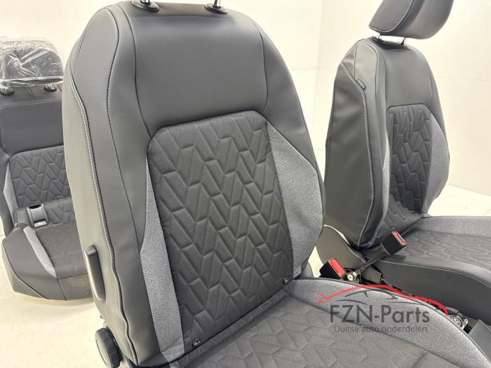 VW Golf 8 5H Facelift Interieur Leer Stof