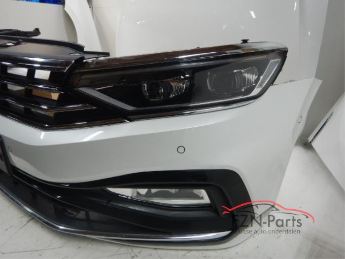 VW Passat B8 FL Variant R - Line Voorkop 2.0 TSI 6PDC L0K1 081P/082P