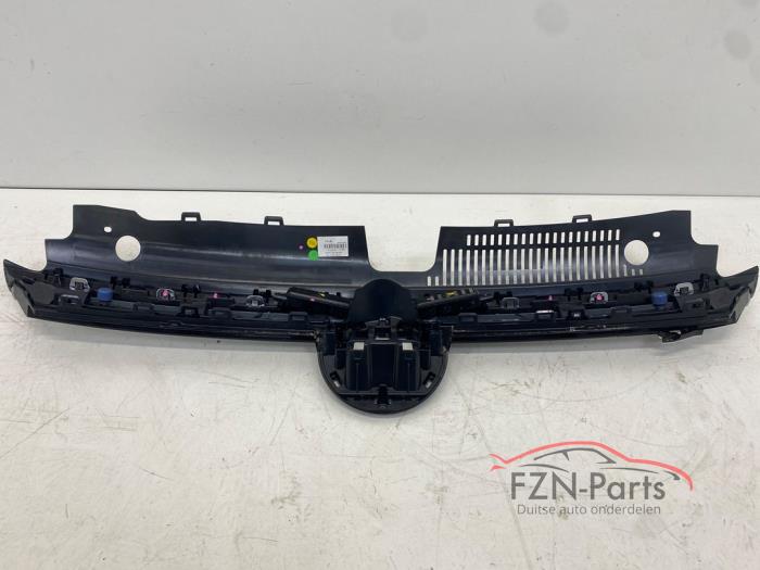 VW Golf 8 R R-Line Grille Chrome ACC