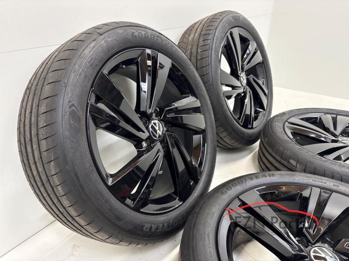 VW T-Roc Facelift R-line Nevada Velgenset Black Zwart 18" 215/50R18