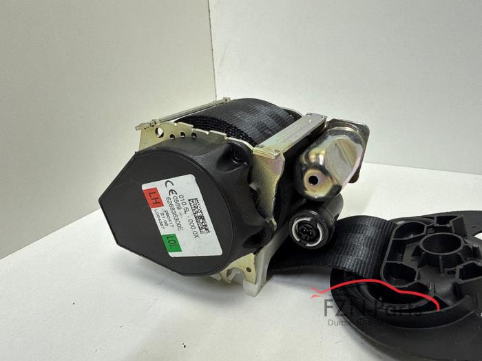 VW Passat B8 Gordel links voor