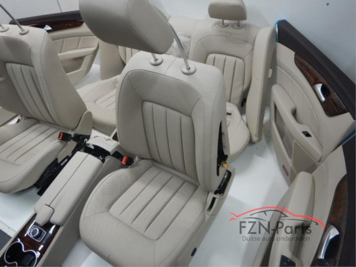 Mercedes Benz CLS W218 Interieur Leder Seidebeige Dashboard