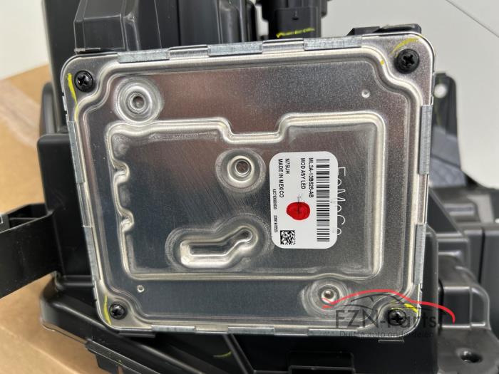 VW Amarok 2H IQ Light Koplamp Links RHD
