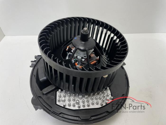 VW T-Roc 2GA Kachel motor