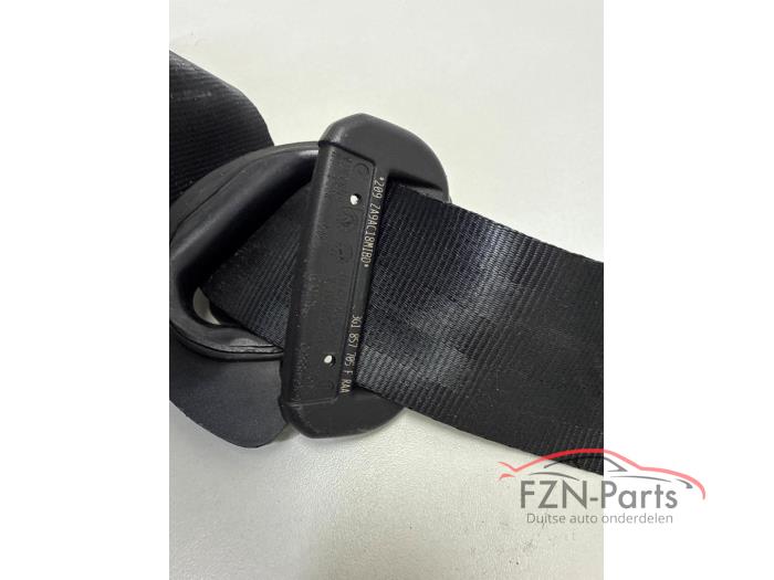 VW Passat B8 Gordel links voor