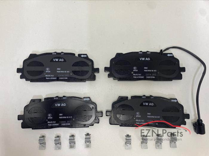 Audi RS3 RSQ3 8Y 83A Remblokken set 4x voorzijde origineel