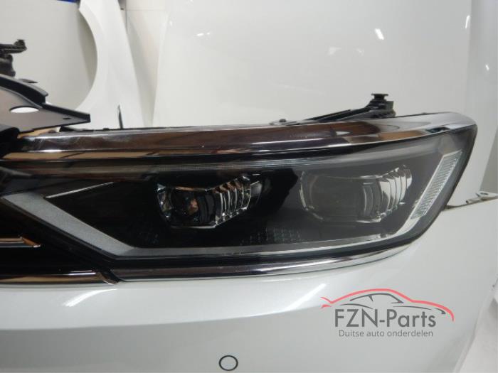 VW Passat B8 FL Variant R - Line Voorkop 2.0 TSI 6PDC L0K1 081P/082P