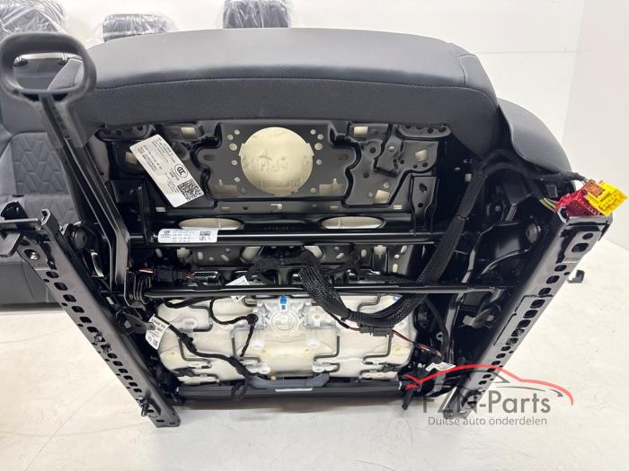 VW Golf 8 5H Facelift Interieur Leer Stof