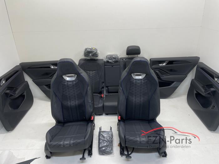 VW Tiguan 571 R-Line Interieur met deurpanelen Leer/Alcantara