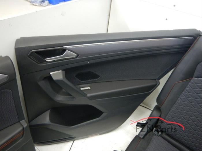 Seat Tarraco 5FJ FR interieur 7-persoons Alcatara Leer Stof