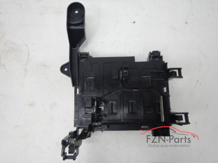 VW Golf 8 Wisselrichter Stroomomvormer 230V