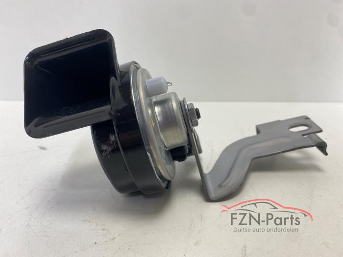 VW Golf 8 Claxon Met Houder