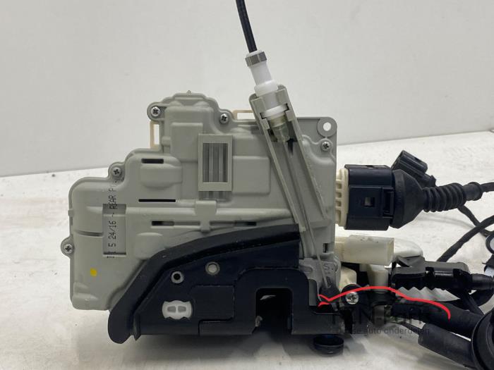 Audi A7 4G8 Soft close servosluiting Portier Links-achter