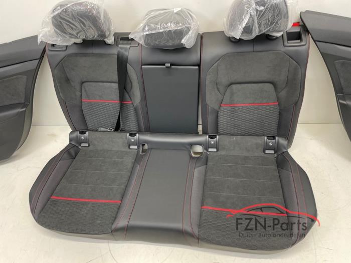 VW Golf 8 Facelift GTI Clubsport Interieur Leer Alcantara USA Amerikaans