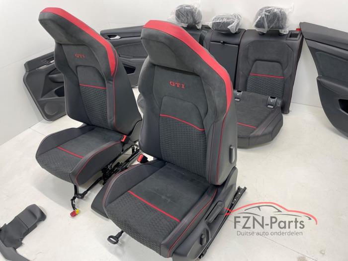 VW Golf 8 Facelift GTI Clubsport Interieur Leer Alcantara USA Amerikaans