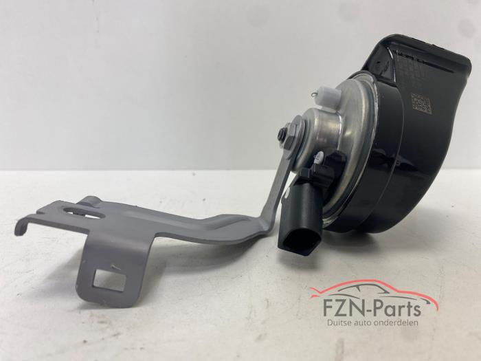 VW Golf 8 Claxon Met Houder