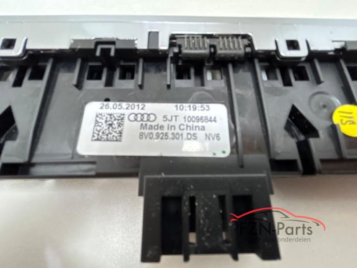 Audi A3 8V Dashboard schakelaar gevarenlicht