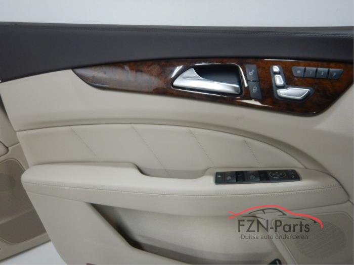 Mercedes Benz CLS W218 Interieur Leder Seidebeige Dashboard