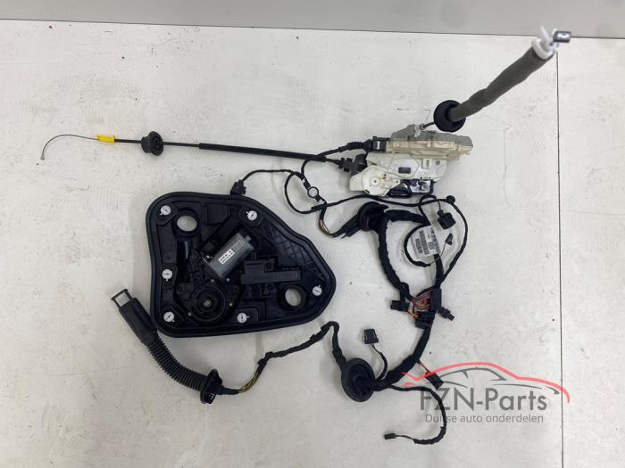 Audi A7 4G8 Soft close servosluiting Portier Links-achter