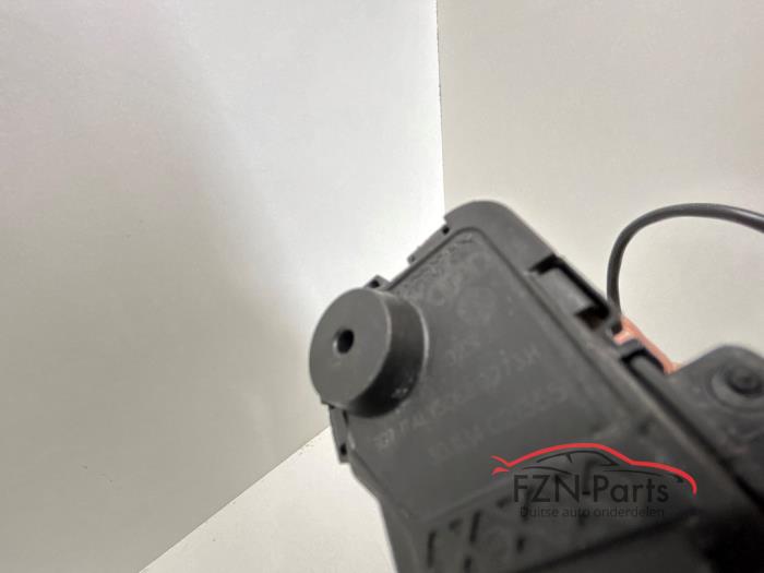 VW Golf 7 5G Stelelement Tankklep vergrendeling