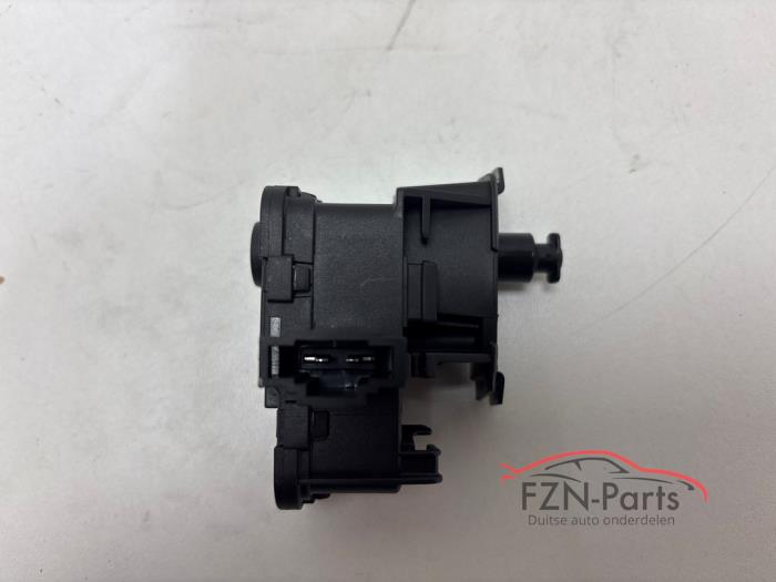 VW Golf 7 Stelelement Tankklep