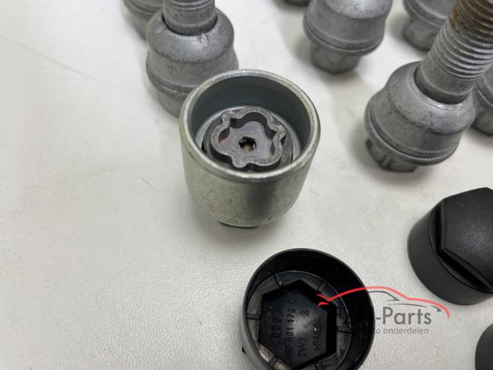 Audi E-Tron 4KE Slotbout Wielbouten set