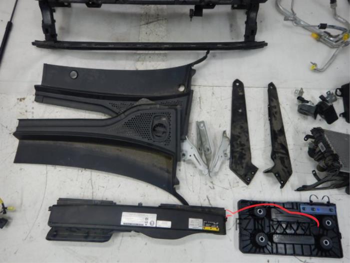 VW Passat B8 FL Variant R - Line Voorkop 2.0 TSI 6PDC L0K1 081P/082P