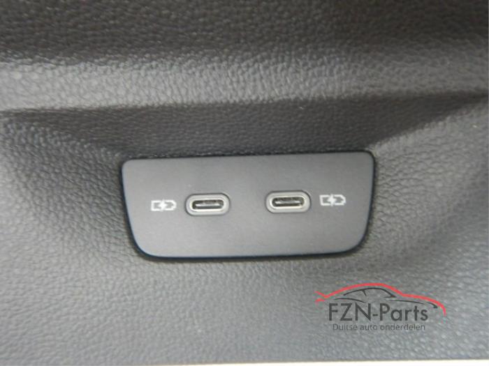 VW Golf 8 Middenconsole Armsteun Achterzijde USB-C