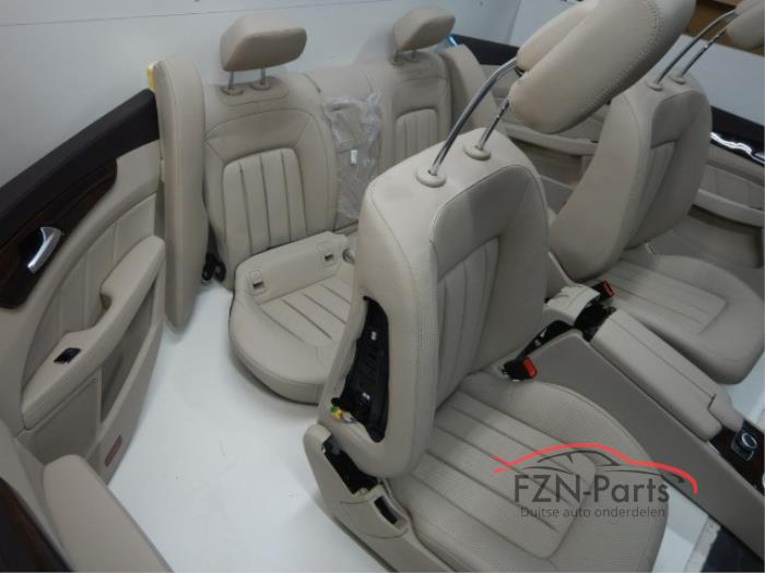 Mercedes Benz CLS W218 Interieur Leder Seidebeige Dashboard