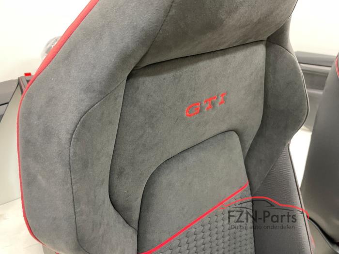 VW Golf 8 Facelift GTI Clubsport Interieur Leer Alcantara USA Amerikaans