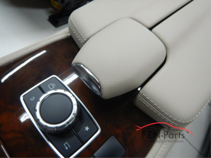 Mercedes Benz CLS W218 Interieur Leder Seidebeige Dashboard