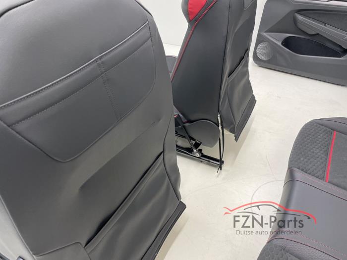 VW Golf 8 Facelift GTI Clubsport Interieur Leer Alcantara USA Amerikaans