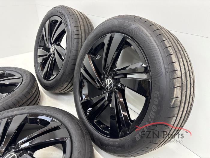 VW T-Roc Facelift R-line Nevada Velgenset Black Zwart 18" 215/50R18