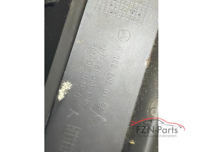 Mercedes-Benz GLE W166 Sideskirt Links Met Houder