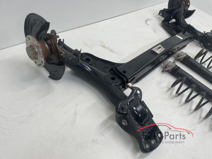 VW Golf 8 5H Starre achteras compleet met veren