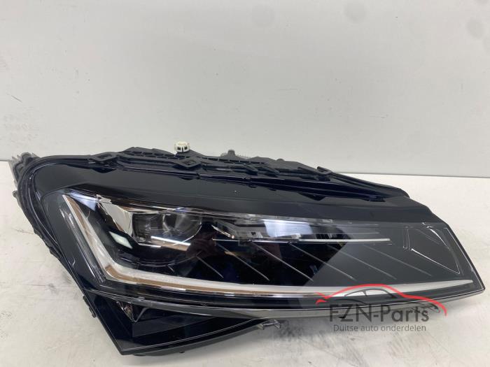 Skoda SuperB 3V Koplamp Rechts