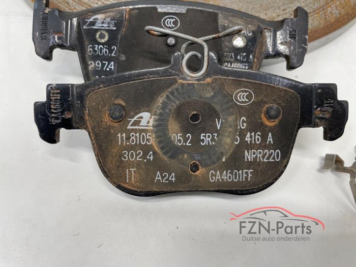 VW Golf 8 Remschijven + remblokken Remset achterzijde