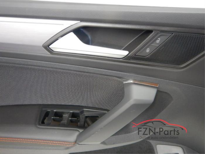 VW Tiguan 5NN Allspace interieur 7-persoons Alcatara Leer Stof
