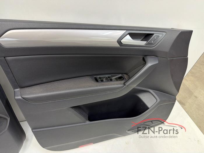 VW Touran 5TA Facelift Interieur 7-Persoons Leer