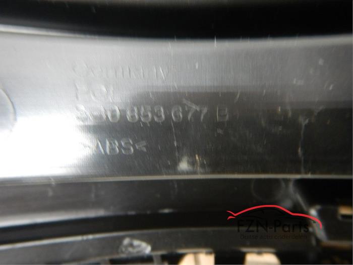 VW Passat B8 Midden Grille