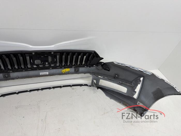 Skoda Octavia IV Facelift Voorbumper Wit 4PDC