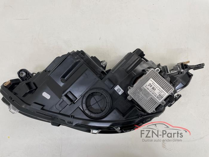 VW Golf 8 IQ Light Black Edition Koplamp Rechts