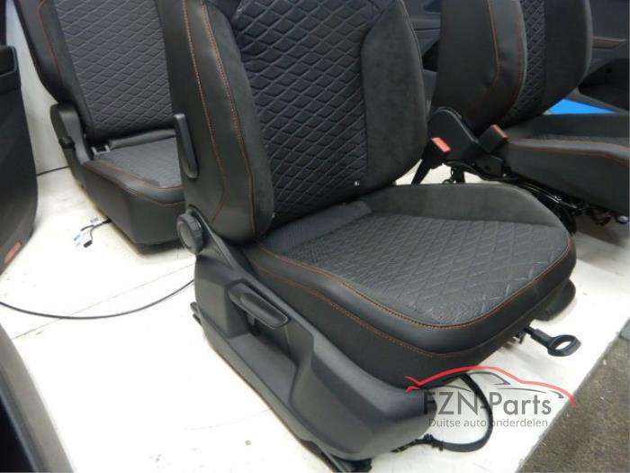 VW Tiguan 5NN Allspace interieur 7-persoons Alcatara Leer Stof