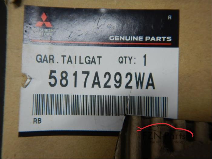 Mitsubishi Outlander Achterkleplijst