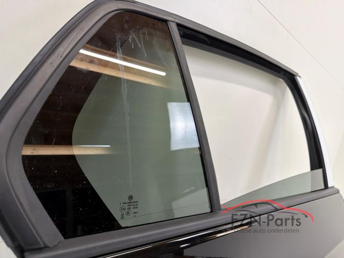 VW Golf 8 Portier rechts-achter LY9T
