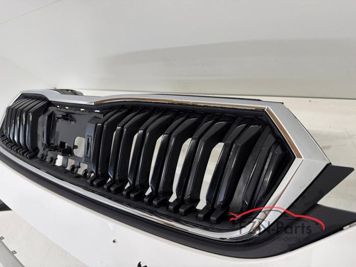 Skoda Octavia IV Facelift Voorbumper Wit 4PDC
