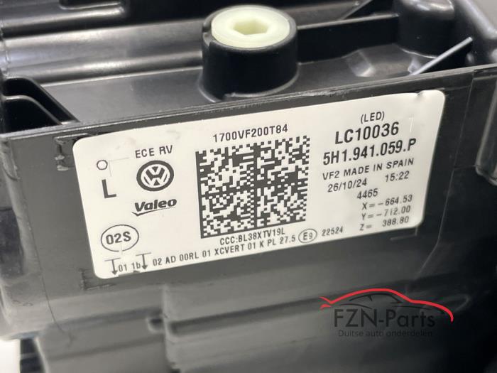 VW Golf 8 IQ Light LED Chrome Koplamp Links